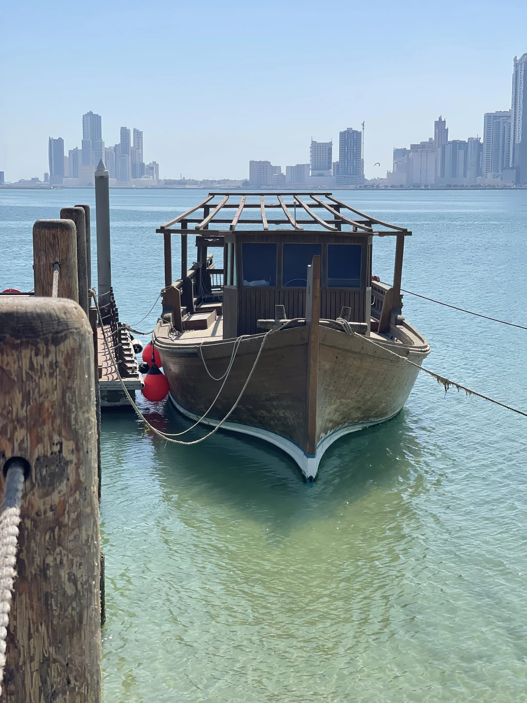 Спасибо Гульжан за чудесную экскурсию на микроавтобусе! Много интересного узнали и увидели в Манаме, нас завезли