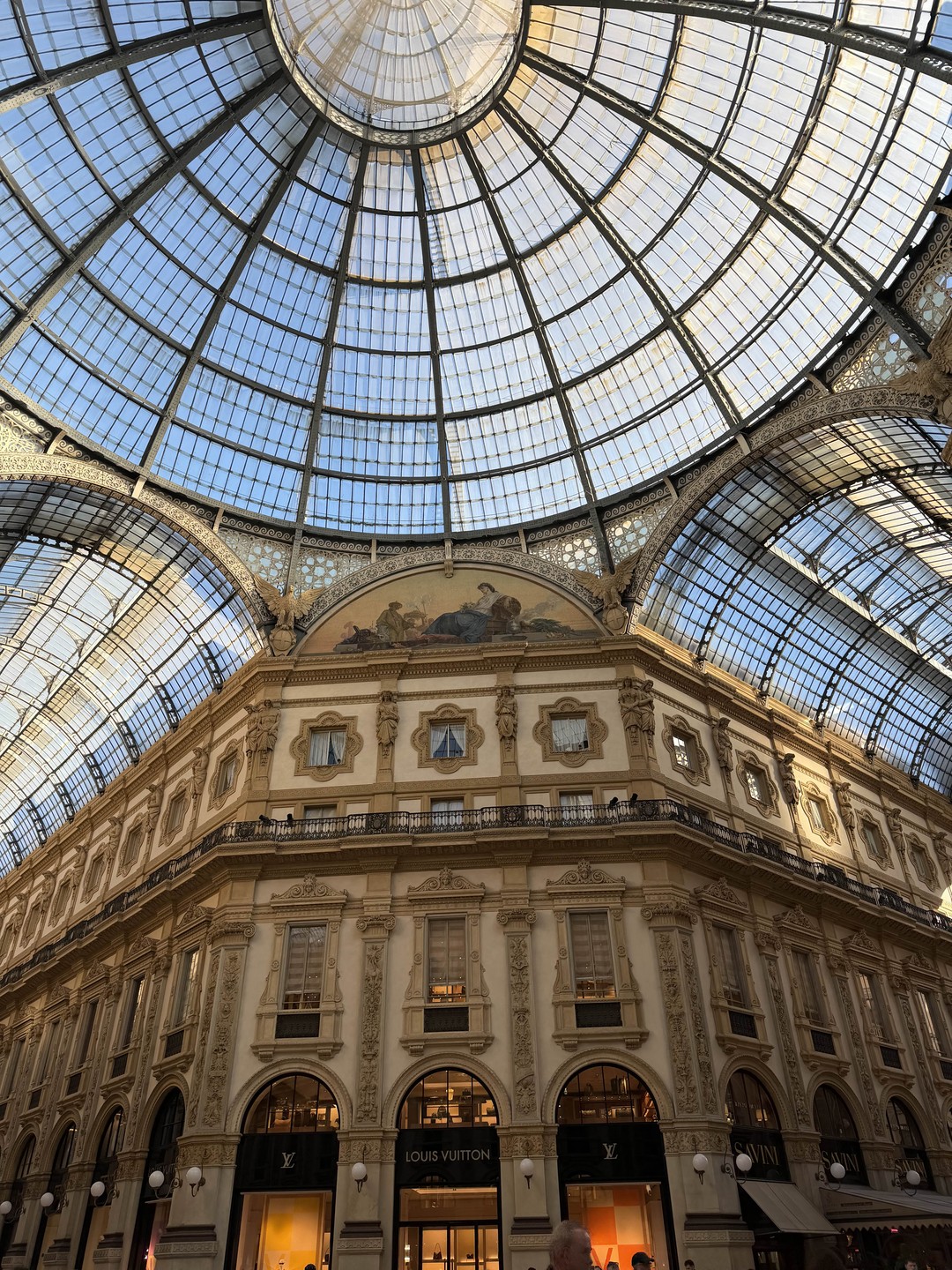 Хочу поблагодарить Артура за наши две экскурсии в Милане и по озеру Комо! Очень хороший и