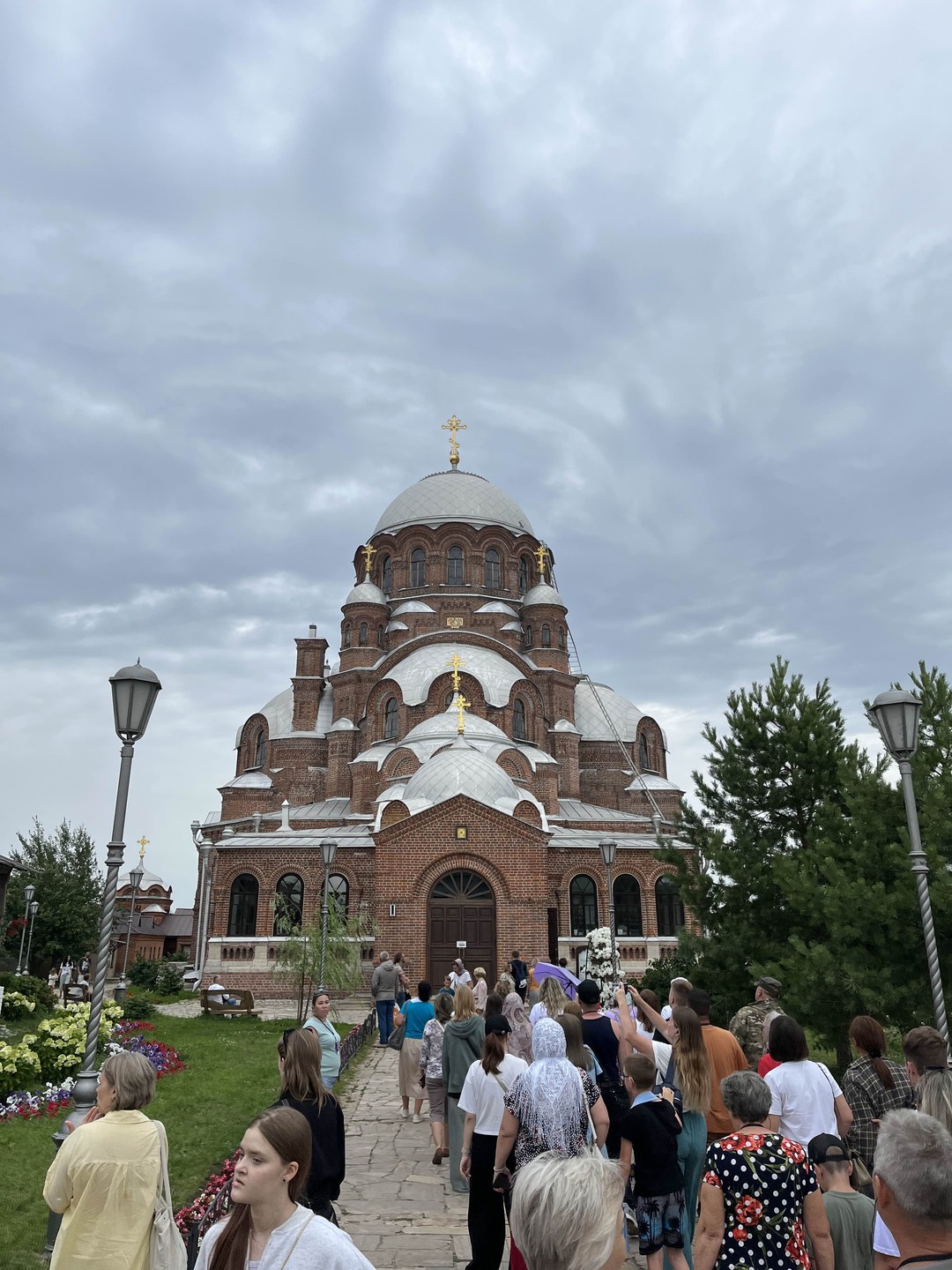 Культовые места Казани: Вселенский храм, Раифа и Свияжск (Oksana)
