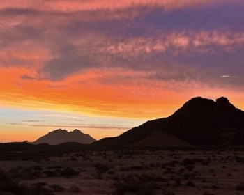 Крокодиловая ферма и следы динозавров