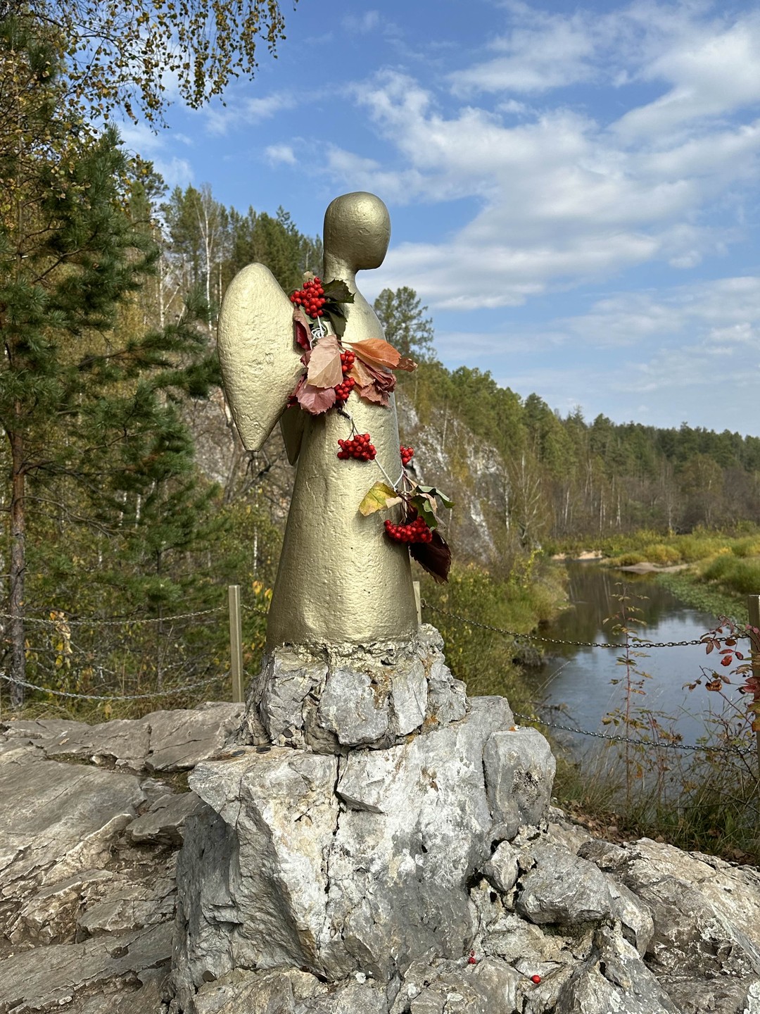 Прогулка и пикник в природном парке «Оленьи ручьи» (Рада)