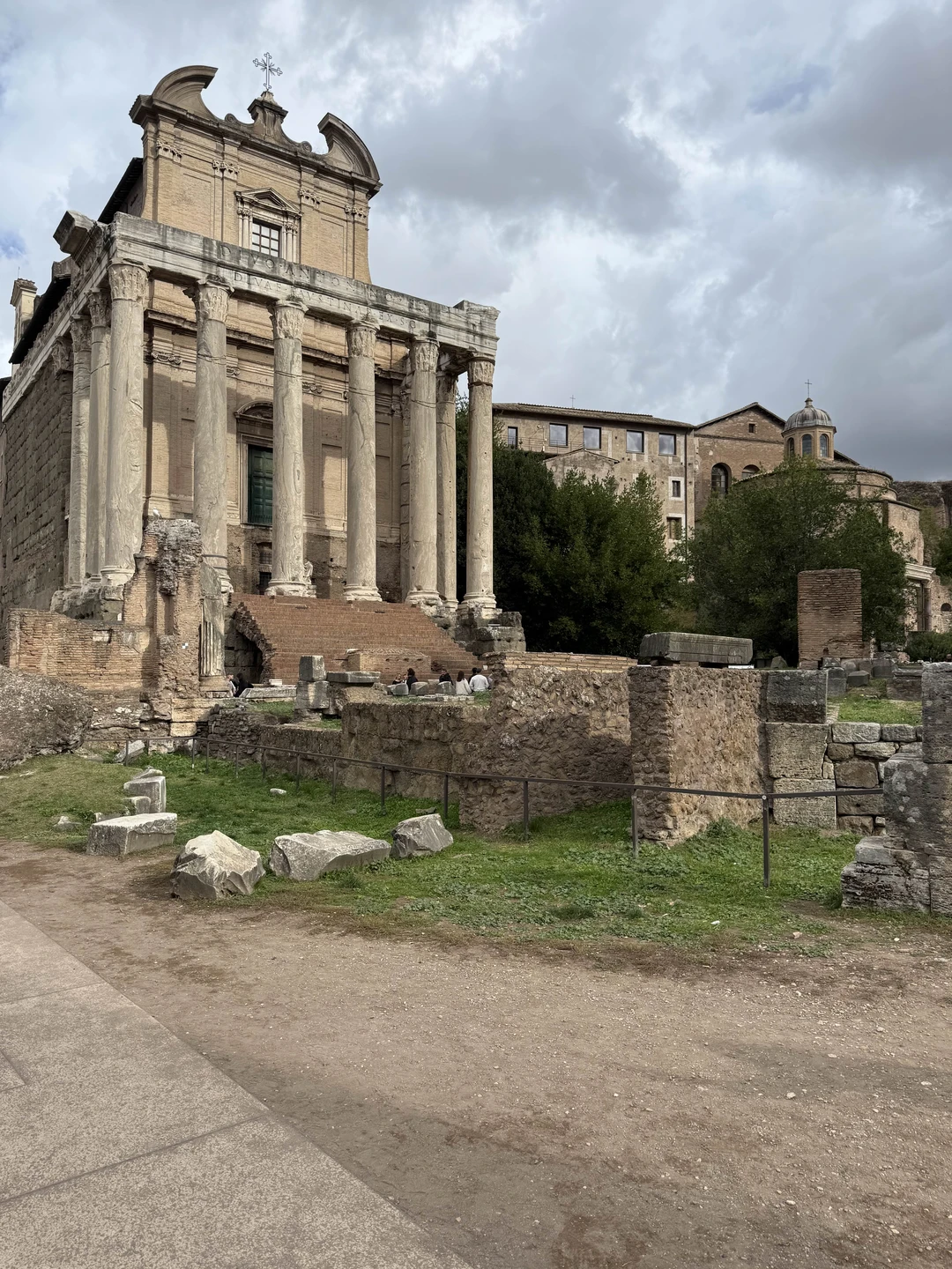 Экскурсия понравилась. Гид Олег, интересно рассказывал о жизни в Риме