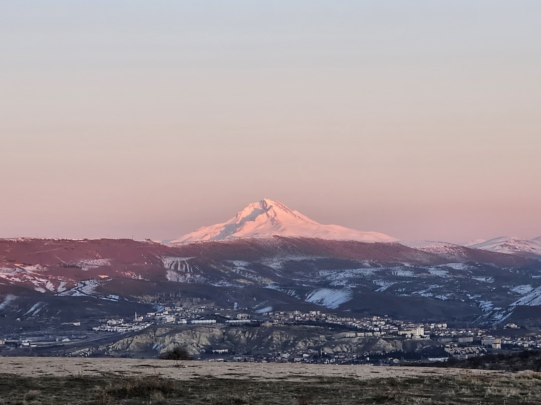 Большое спасибо за организацию, отлично провели два дня! Отель просто супер, кормят отлично. Гид Эрдал, задал