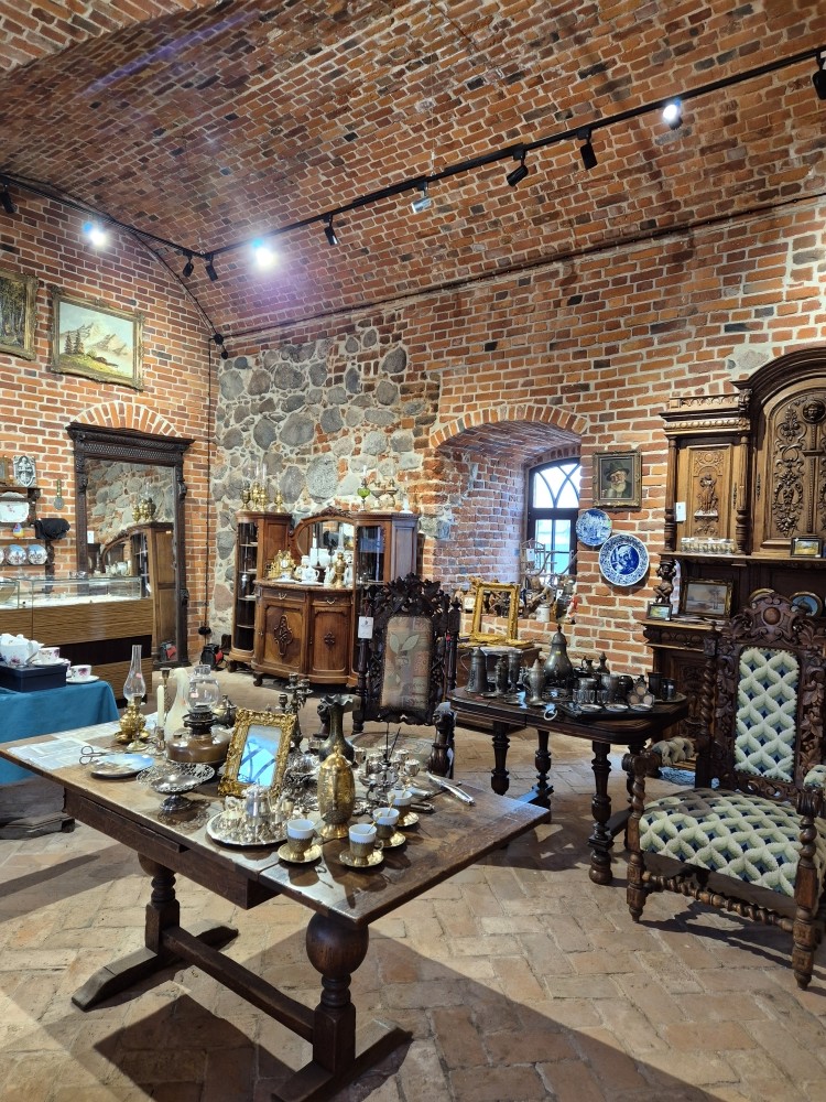 Так получилось, что наша экскурсия была "наоборот": мы ехали не из аэропорта, а в аэропорт. Отличный