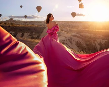 Фотосессия на фоне шаров, прогулка на лошадях или квадроциклах