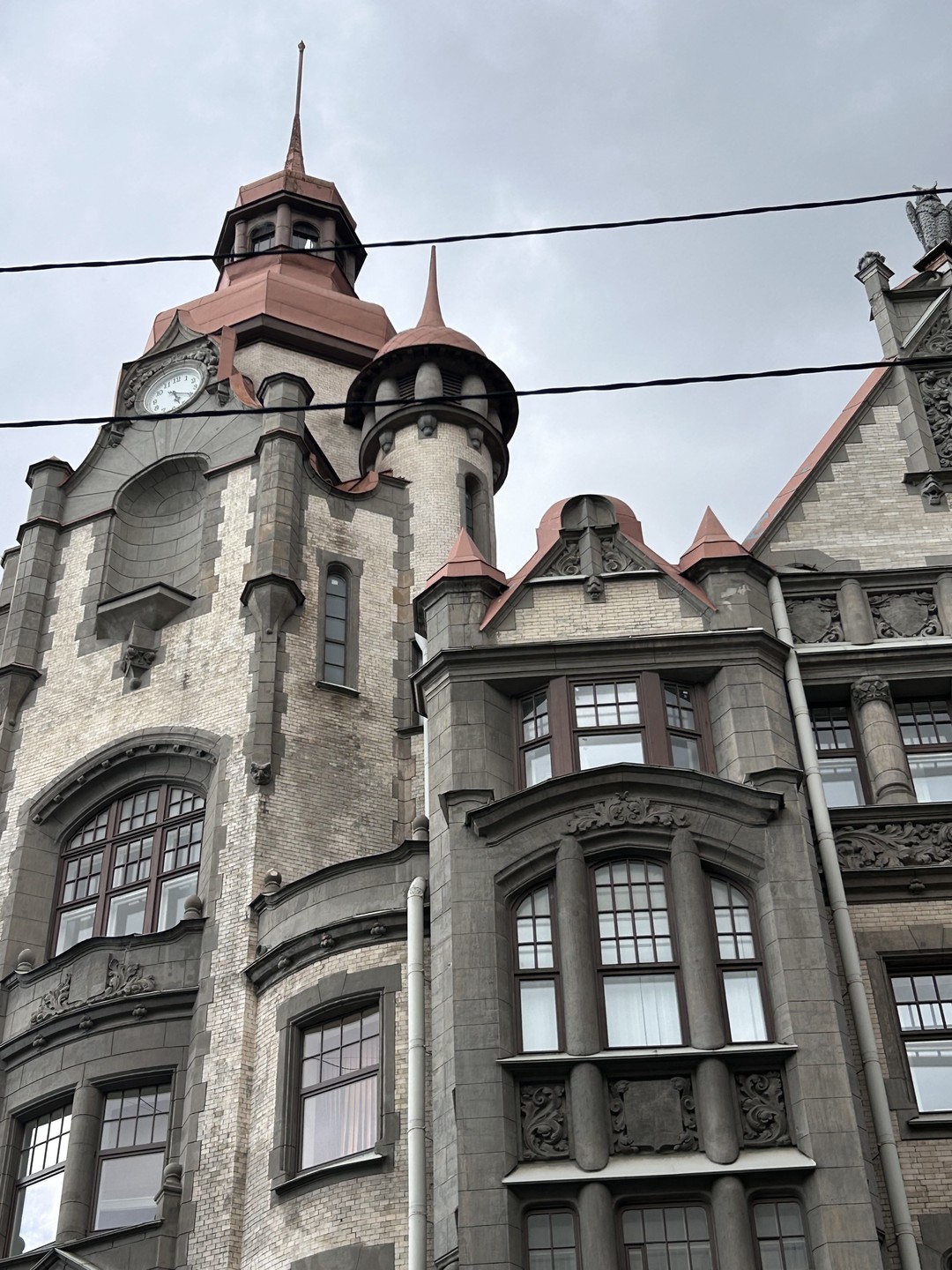 Интересная экскурсия, гид приветливая и доброжелательная, смогла заинтересовать. Маршрут несложный, увлекательный. Несмотря на непродолжительный дождь, это