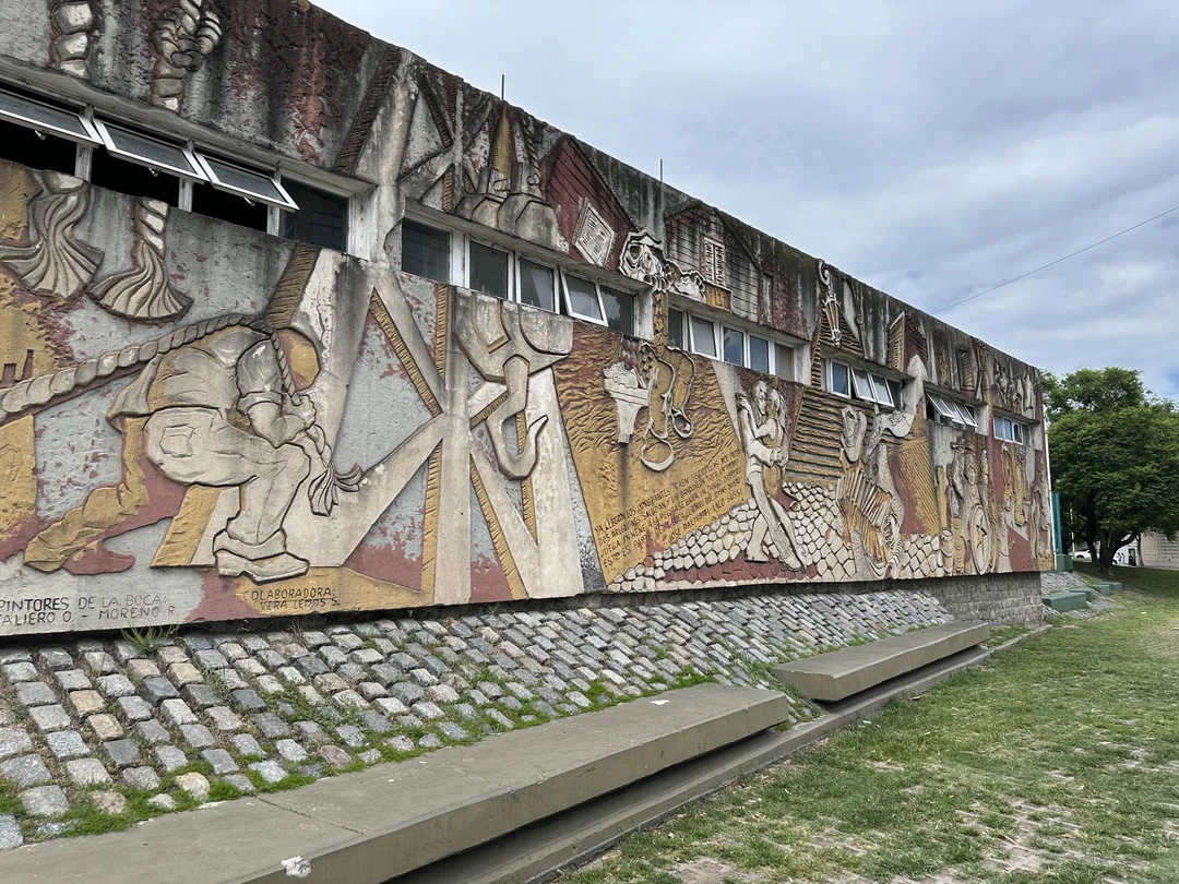 Ксения - отличный экскурсовод, показывает красивые, интересные места, которые трудно найти самостоятельно, и очень комфортна в