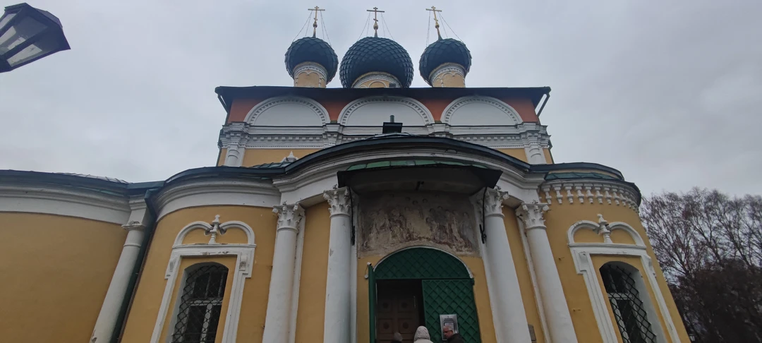 Марина прекрасный компетентный рассказчик, который непременно влюбит вас в Углич! Сковь века и эпохи рассказ затронет