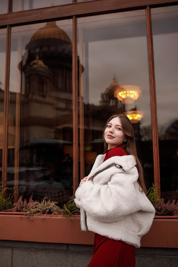 Получила прекрасные, качественные фотографии очень быстро 😍 приятный фотограф, красивые локации, хорошее настроение, советую 🫶🏻