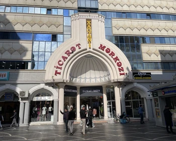 Встреча, размещение в отеле и отдых, вечерняя экскурсия по Баку