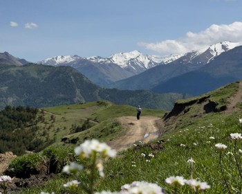 Бархан Сарыкум и Сулакский каньон