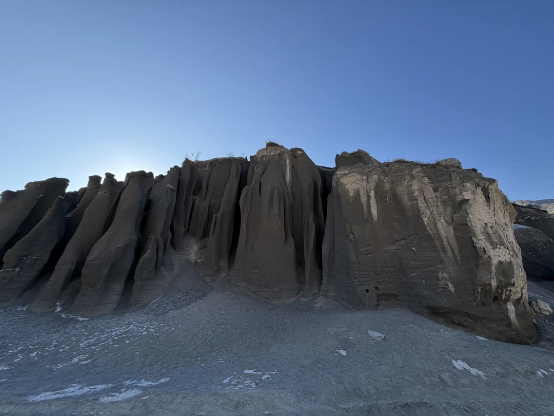 Олег очень интересный рассказчик, отличный водитель, знает интересные локации и лучшие места для фото. Спокойный и