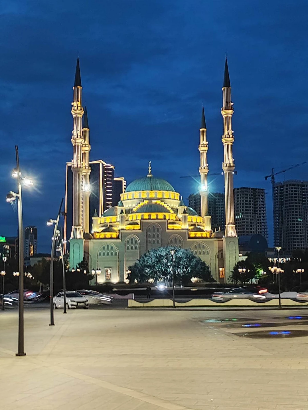 Прекрасная экскурсия, прекрасная Мадина, мы влюбились в Грозный и Чечню. Планируем еще приехать не раз, спасибо огромное