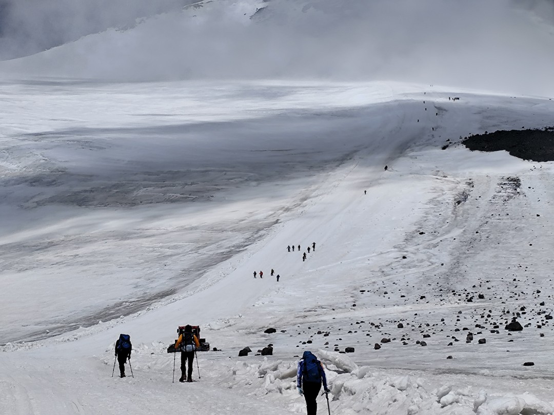 Нетипичный Эльбрус: водопады, дикие ущелья и снежные хребты (Эдуард)