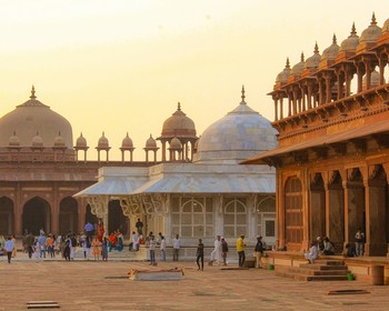 Город-призрак Фатехпур-Сикри и прибытие в Агру