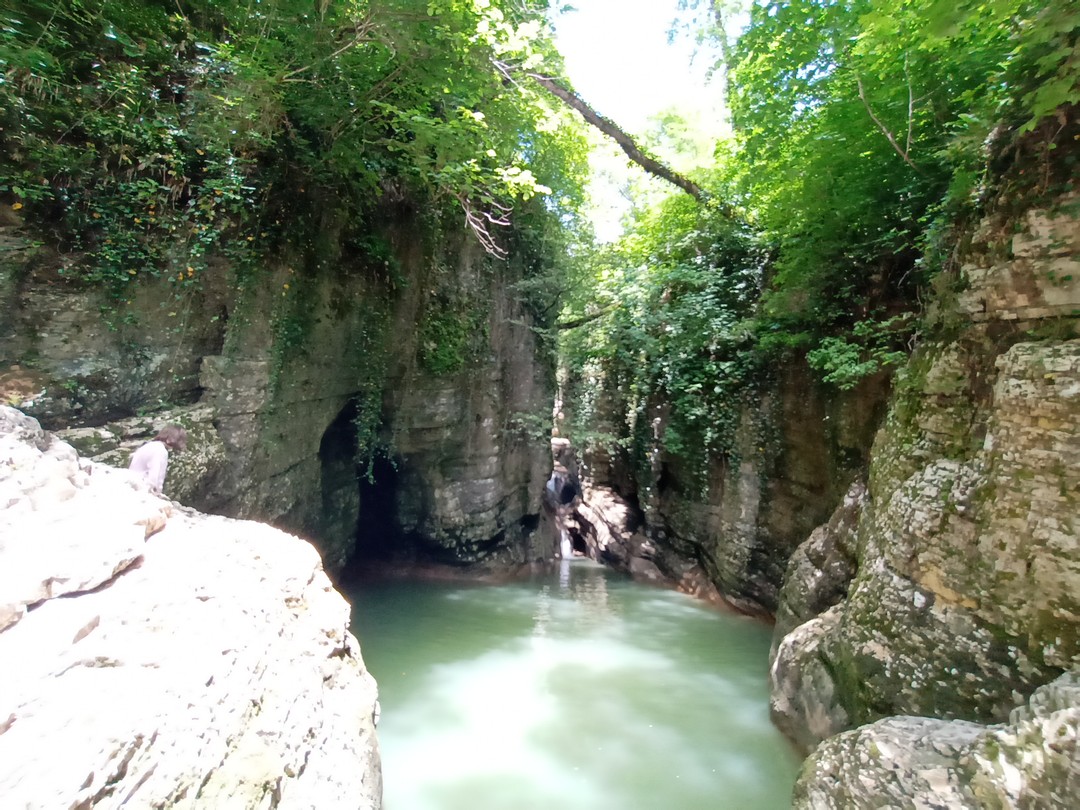 Добрый день. Экскурсия очень понравилась, интересно и детям и взрослым. Агурские Водопады, очень красивые виды для