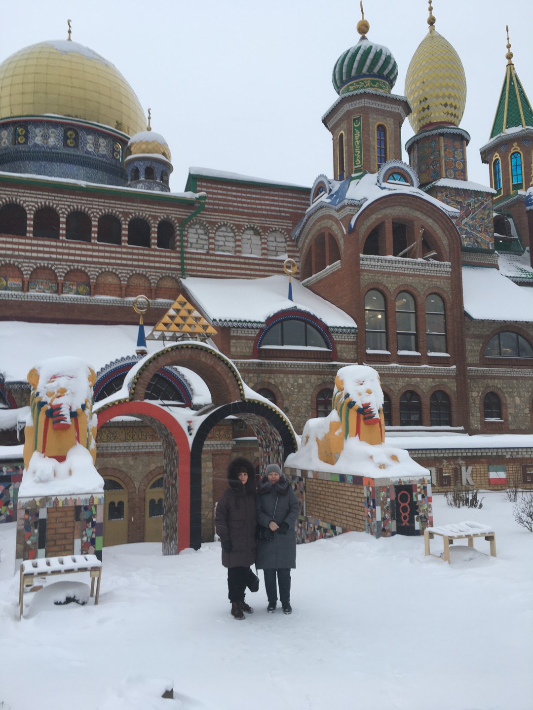 Экскурсионная поездка с гидом Ларисой оказалась не забываемой да зима, да мороз, да пурга, но всё