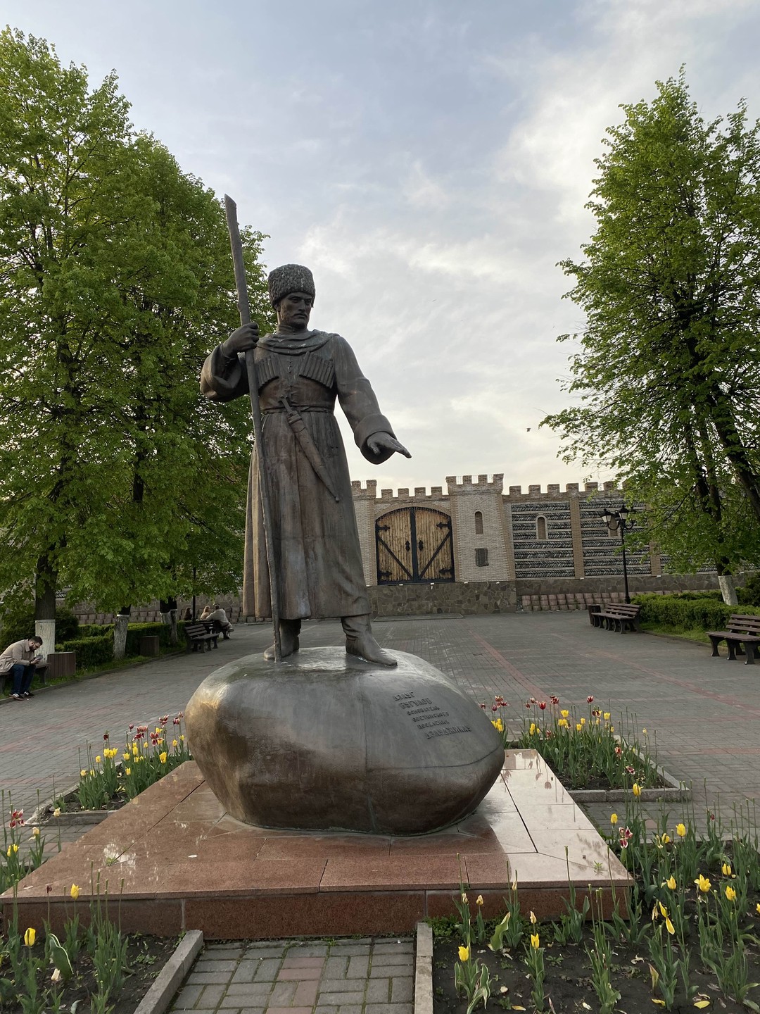 Была заминка с началом экскурсии, пришлось подождать гида, но оно того стоило) экскурсию провел молодой парень