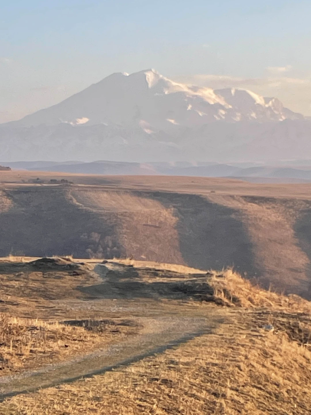 Мы остались очень довольны экскурсией. Столько эмоций за один день! Дорога к Домбаю очень живописная, куда