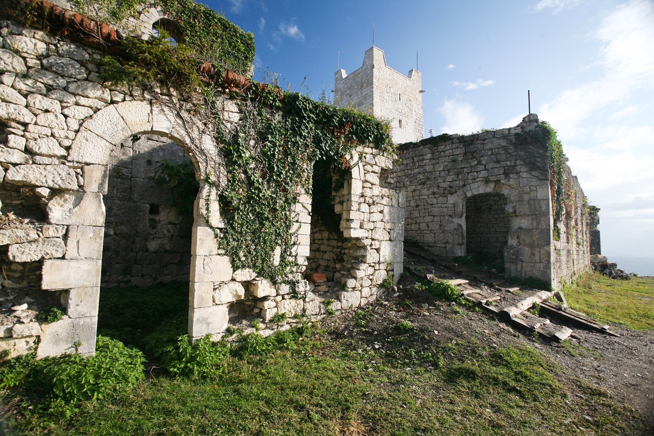 В Новый Афон - из Сочи, Адлера или Красной Поляны