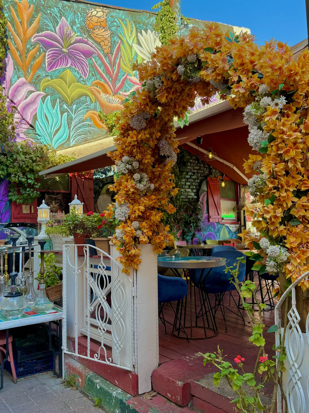 Женя - по-русски)))))!!!!! Гид потрясающий!