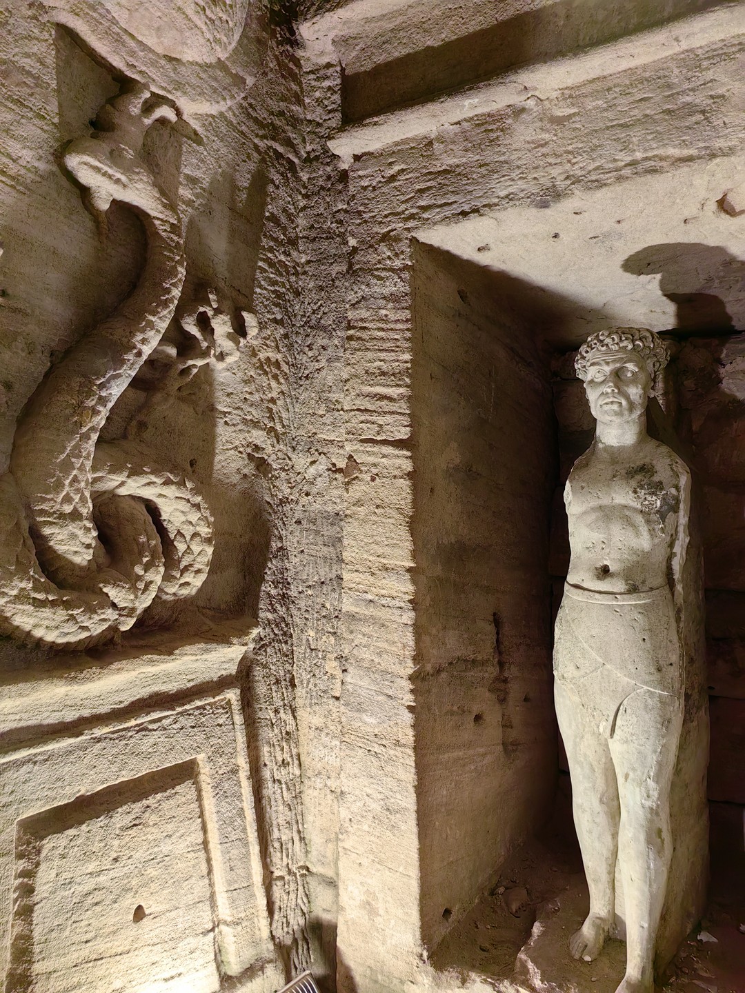 Ездили на экскурсию в Александрию из Каира. Если отель находится в районе Гизы, то ехать меньше