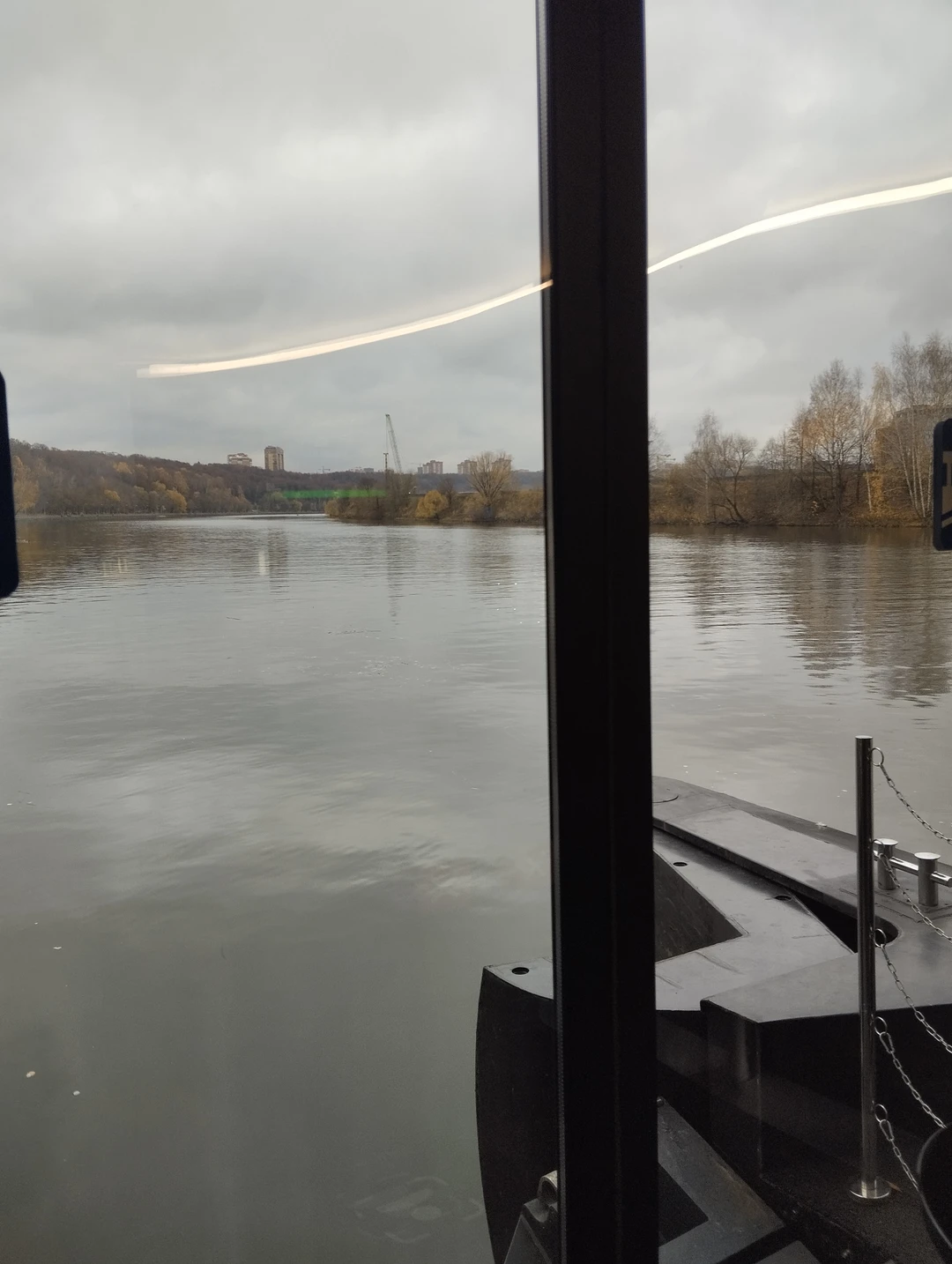1 ноября я посетила данную экскурсию на речном электросудне. Я в восторге!!! Когда намечала себе экскурсию, она должна была удовлетворить моим