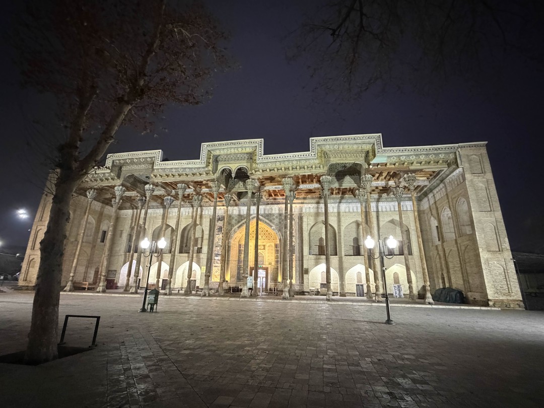 8 января мы попали на экскурсию к гиду Руслану. И сначала казалось всё в этот день