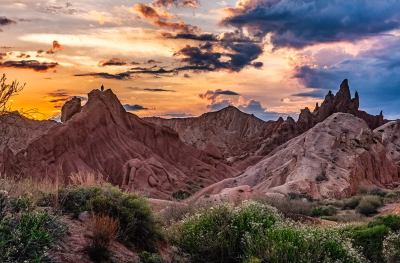 Приключения в горах Киргизии: треккинги в ущельях, Иссык-Куль, термы и ночёвка в юрте (мини-группа)