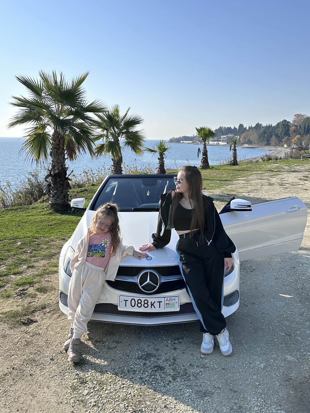 Хочу выразить огромную благодарность нашему гиду! Человек с невероятной любовью к своему делу. Очень внимательный, доброжелательный