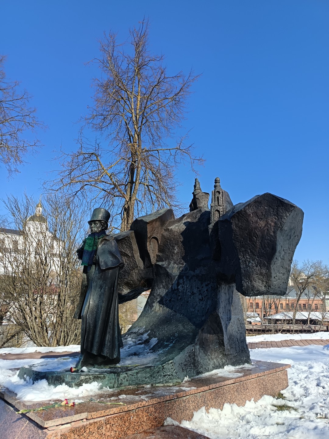 Алексей отличный экскурсовод. Интересная информация, на все вопросы отвечал. Понравился маршрут. Интеллигентно, с чувством юмора, с