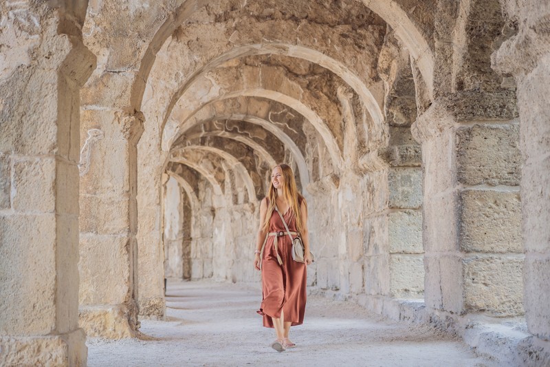 Из Аланьи к прохладе водопада Манавгат, античным Сиде и Аспендосу