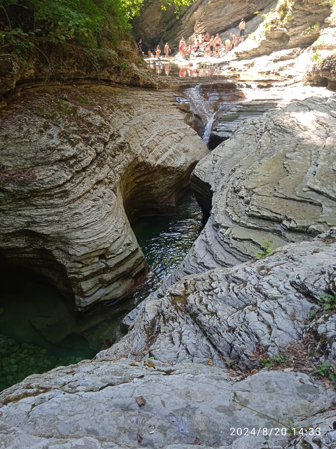 Очень классно. Безумно красивые места. Кристально чистая вода. Искупалась в каждой из купелей