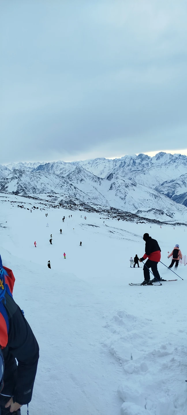 Уже не первый раз обратились к Альберту за турпоездкой по Кабардино-Балкарии, решили на Эльбрус, всё пошло