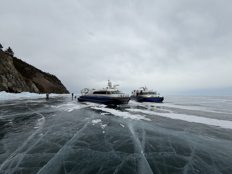 ожидал увидеть лел байкала - ожидания полностью оправдались. хивусы на 20 человек теплые и относительно тихие