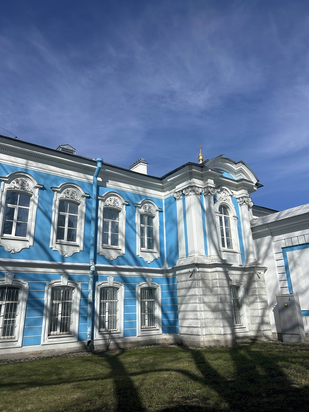 Смольный за 300 лет: от Смольного двора до убийства Кирова (Софья)