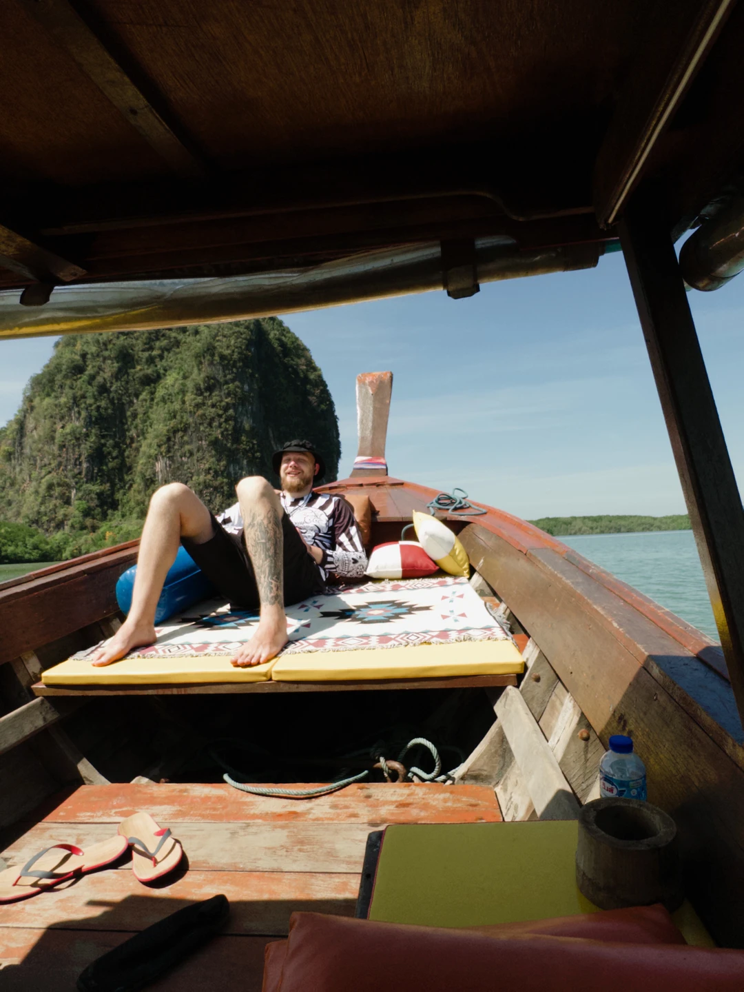 Прекрасное приключение. Толпы туристов? Не видели. Только мы и потрясающие места. Валера очень приятный человек, отзывчивый