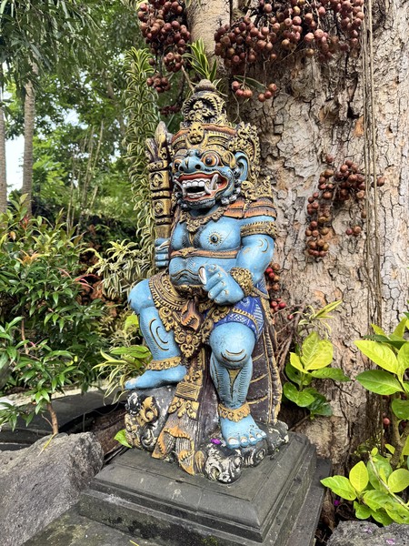 Отличная экскурсия, большое спасибо гиду Силе, прекрасно владеет русским языком, шутит, атмосфера в поездке чудесная! Узнали