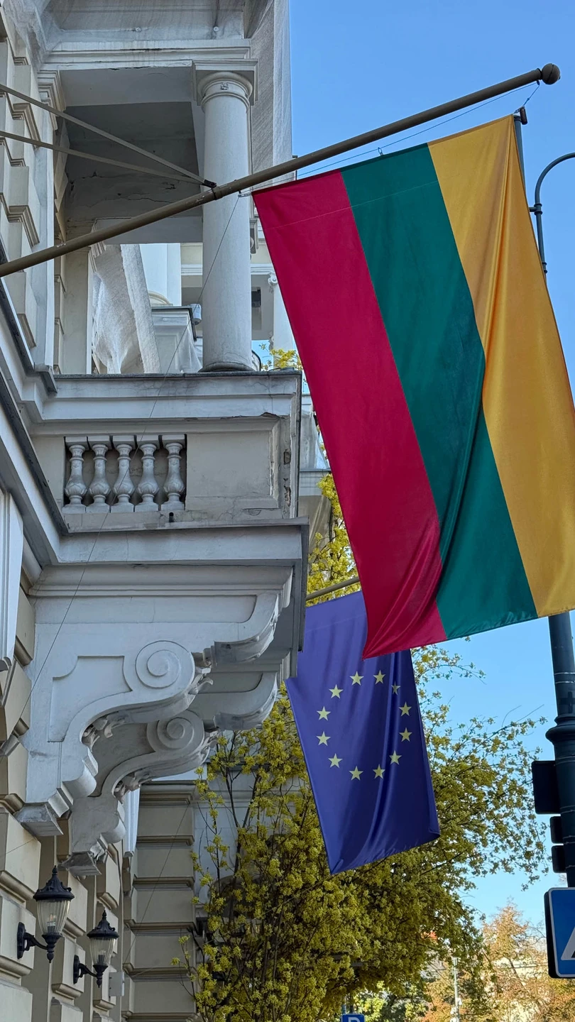 Настоящий профессионал и фанат своего дела. Влюбил в Вильнюс, да и как тут по-другому? Старый город