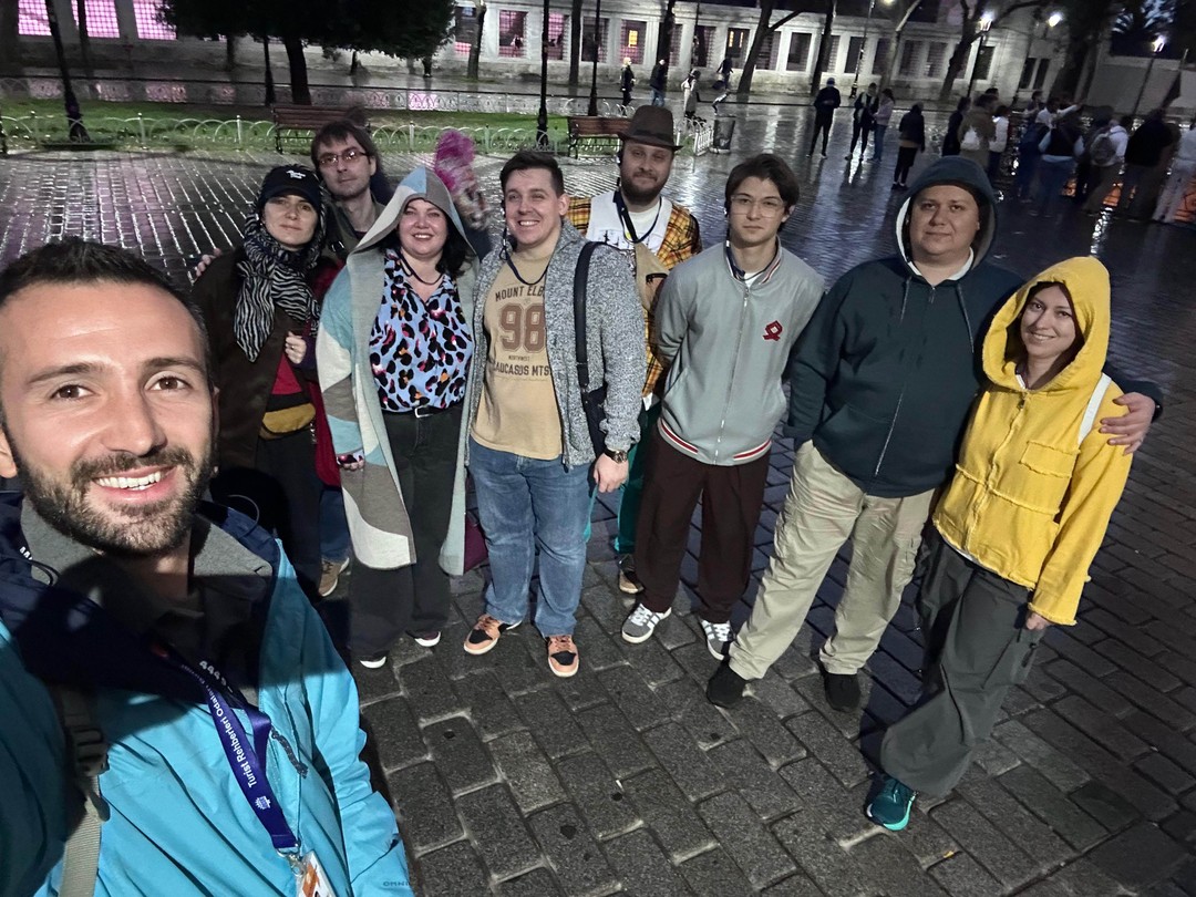 Первый раз в Стамбуле, все необычное и непривычное. Выбрали экскурсию с экскурсоводом Селимом. Сама экскурсия отказалась