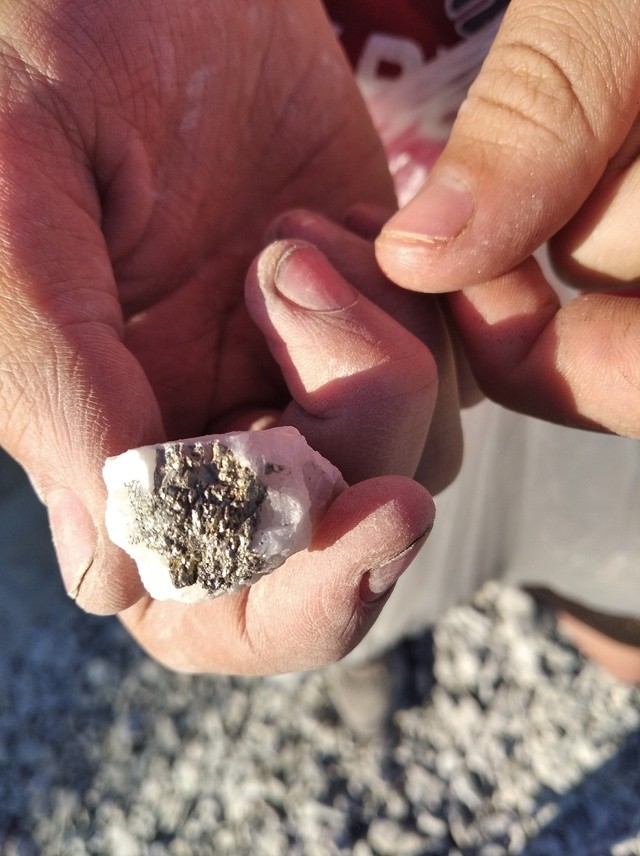 Перед посещением Берёзовского Анатолий по нашей просьбе провёз нас по Екатеринбургу, показал и рассказал об основных