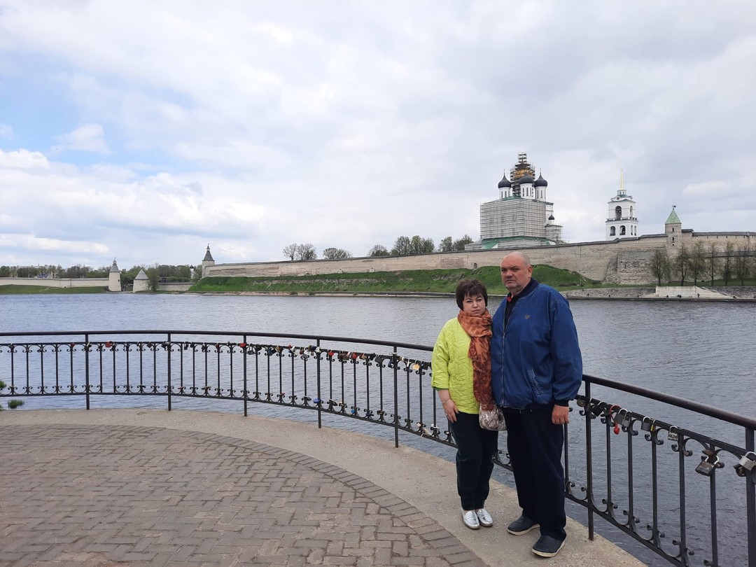 Впервые приехали в Псков. И нам очень повезло,что познакомил нас с городом гид Денис. Пешеходно-автомобильный формат