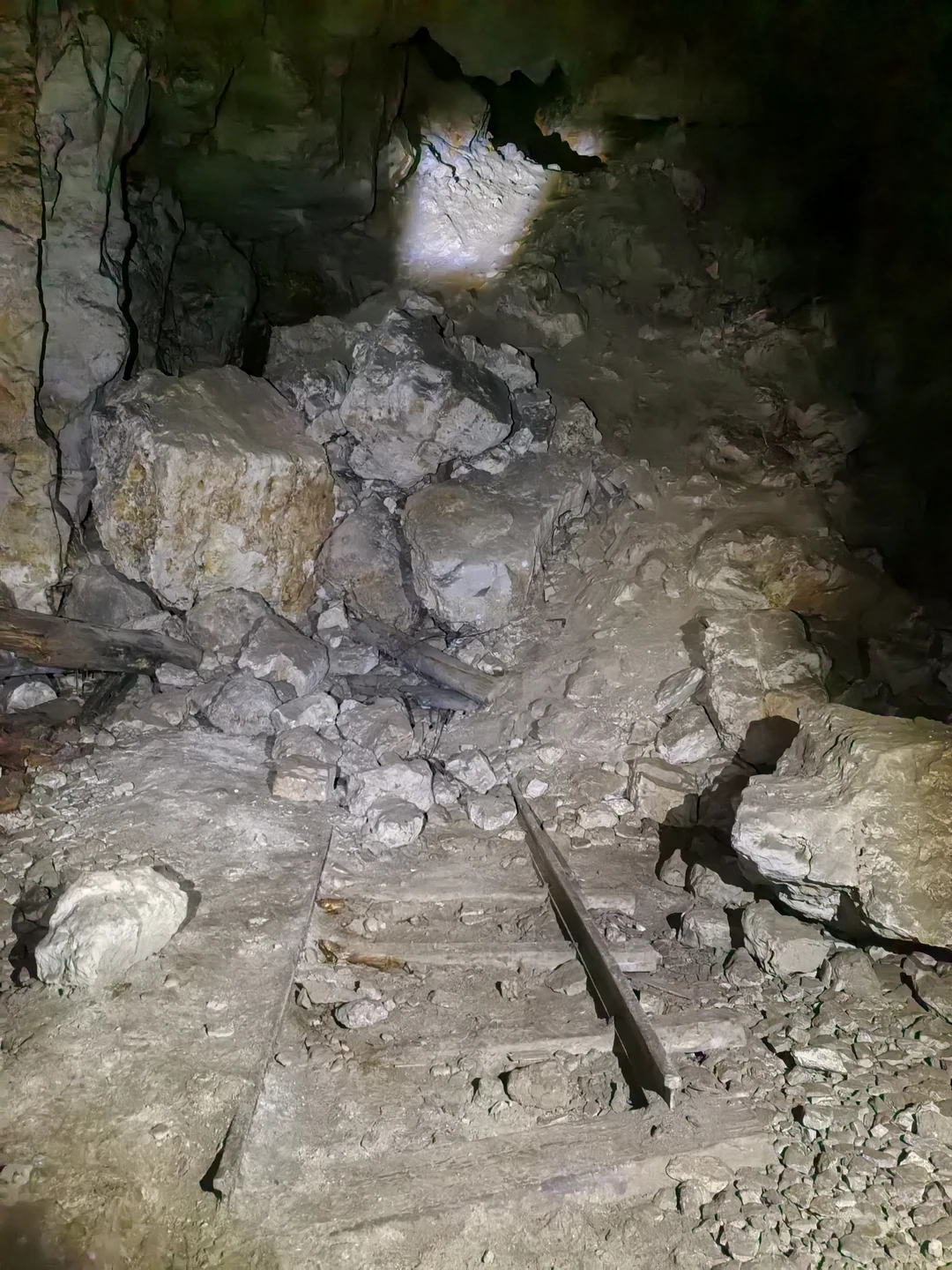 Спасибо за экскурсию! Посмотрели на интересные виды, услышали разные истории и сделали прекрасные фотографии. Буду рекомендовать