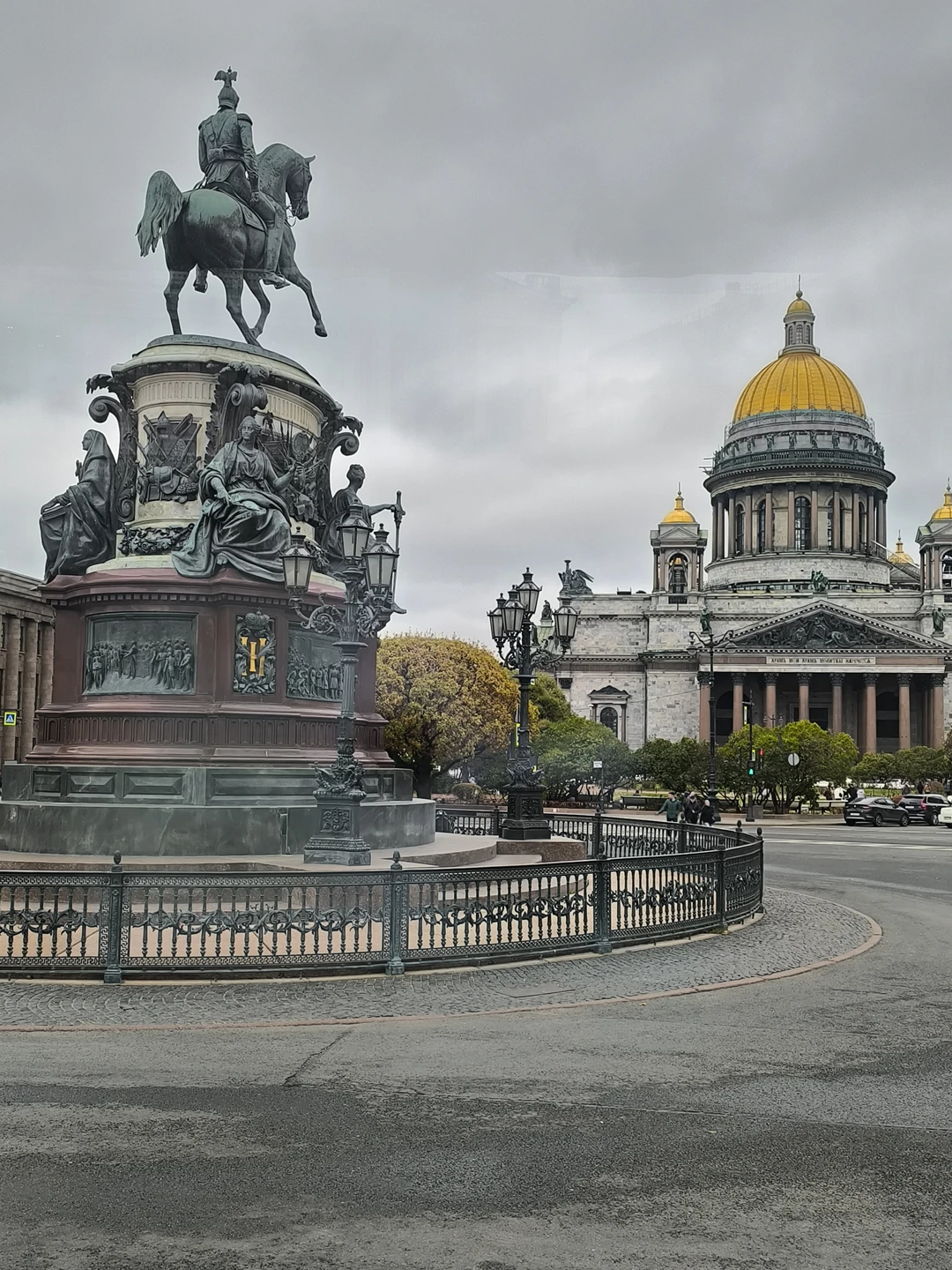 Обзорная экскурсия по Петербургу с посещением Петропавловской крепости (Людмила)