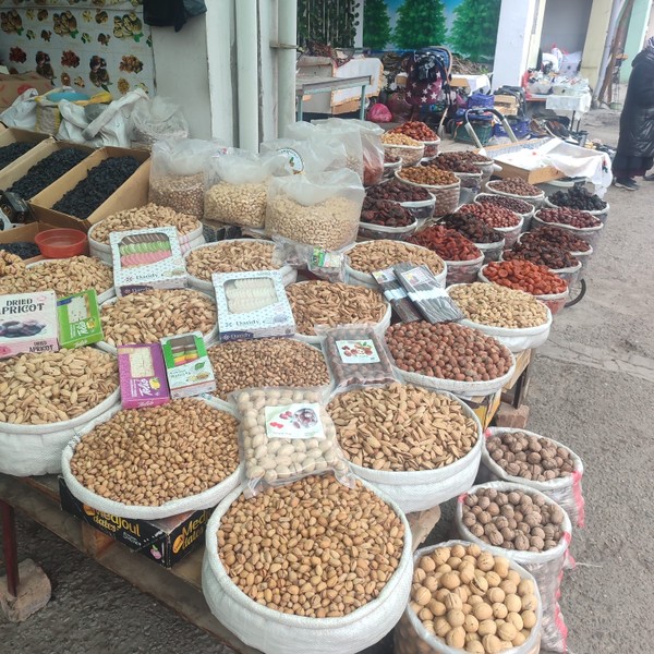 хочется поблагодарить за прекрасную экскурсию Шерзода. добрый, пунктуальный, отзывчивый. наш поход на рынок и по достопримечательностям