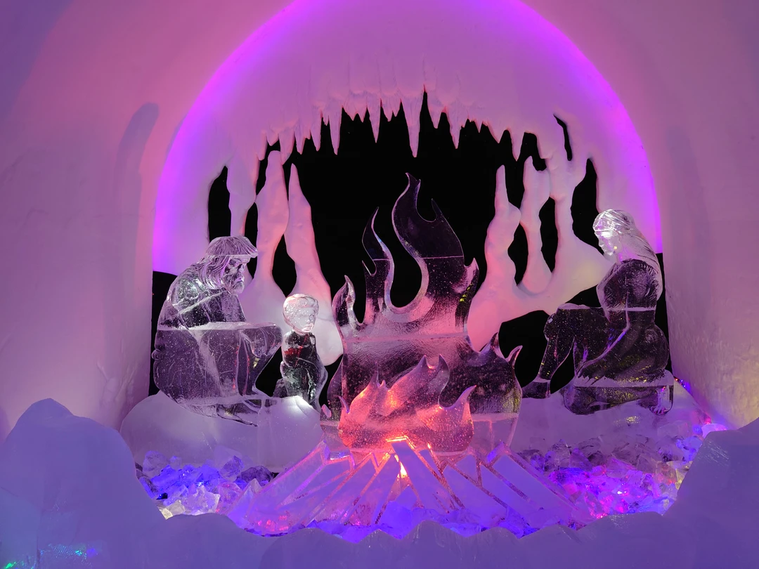 Мы - семья из Москвы: папа, мама и двое взрослых сыновей. Очень любим путешествовать, объездили многие