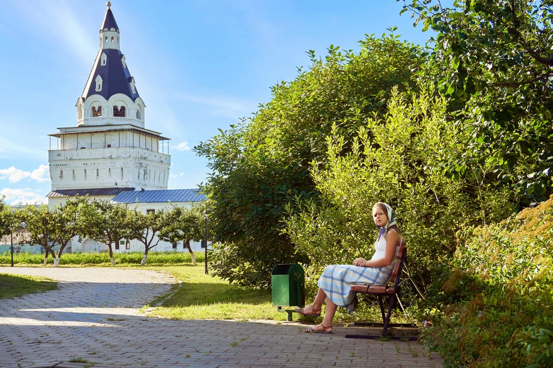 крупные монастыри подмосковья