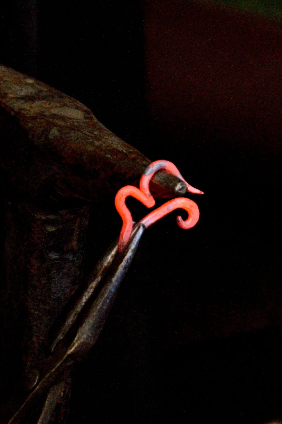 Отличное мероприятие, дочери и её друзьям понравилось без всяких оговорок. Все смогли выковать себе небольшие сувениры,