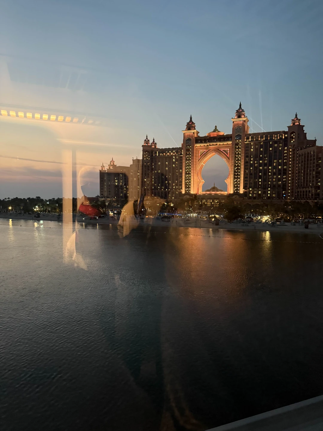 Выбрали экскурсию и гида по отзывам. И не пожалели. Получили чудесную познавательную экскурсию, рассказы о местных