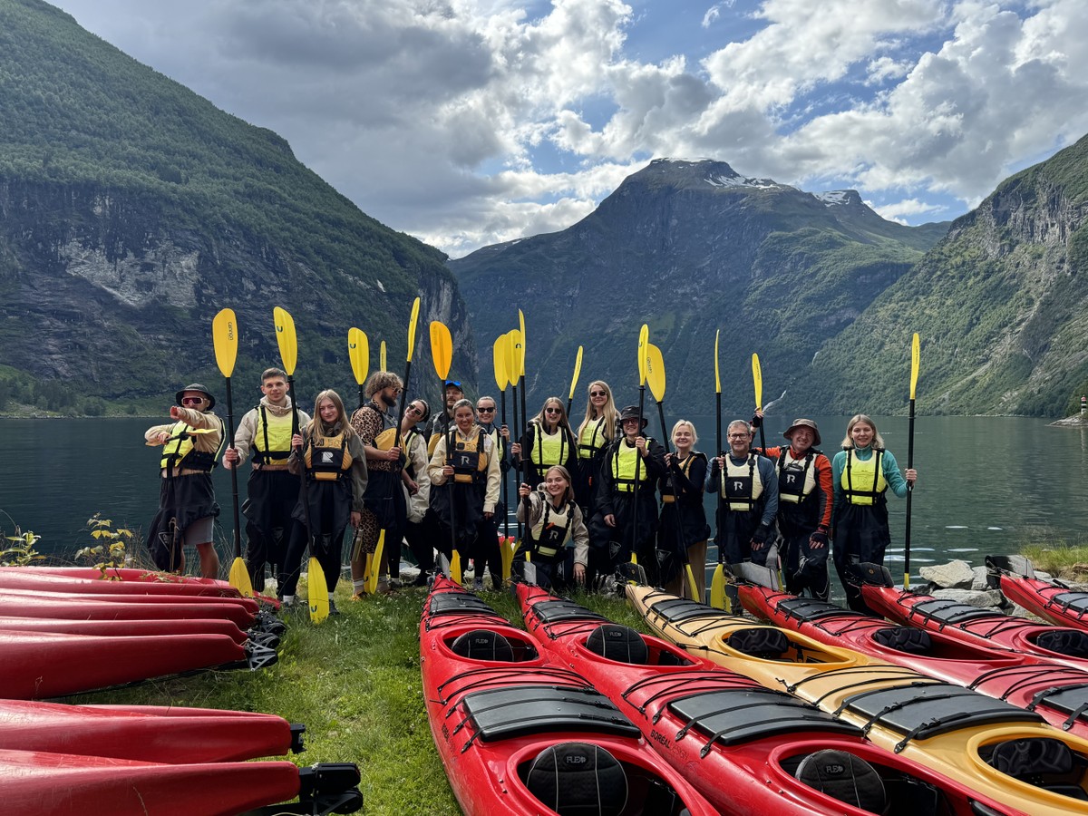 Приключения в Норвегии для молодых и активных: хайкинг в горах, каякинг и завораживающая природа (4/7)
